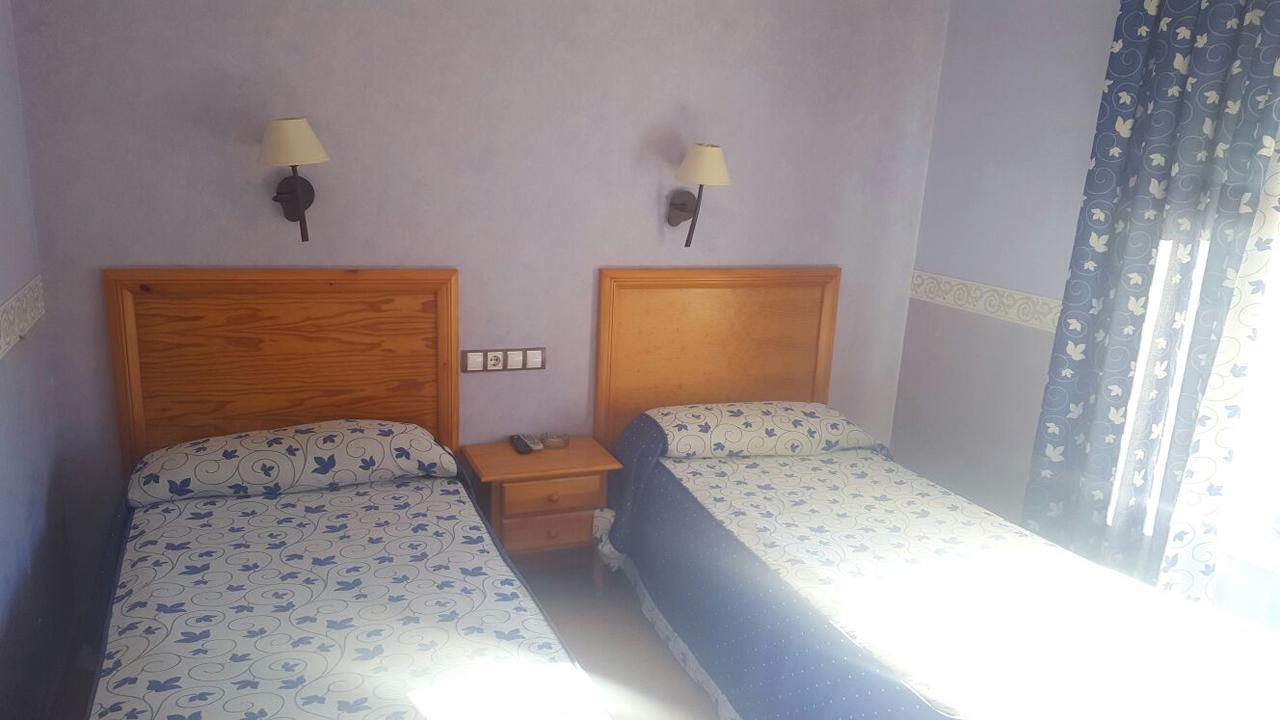 Hostal Restaurante San Juan Molina de Aragon Buitenkant foto