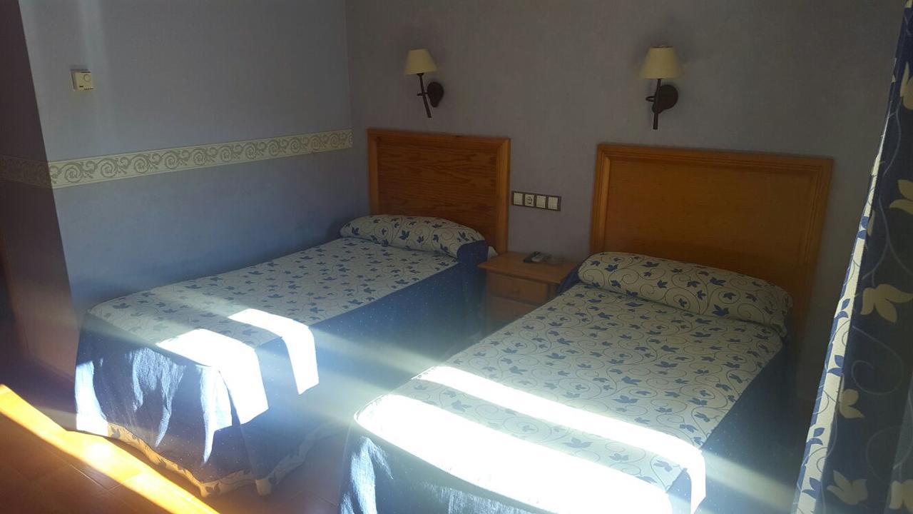 Hostal Restaurante San Juan Molina de Aragon Buitenkant foto